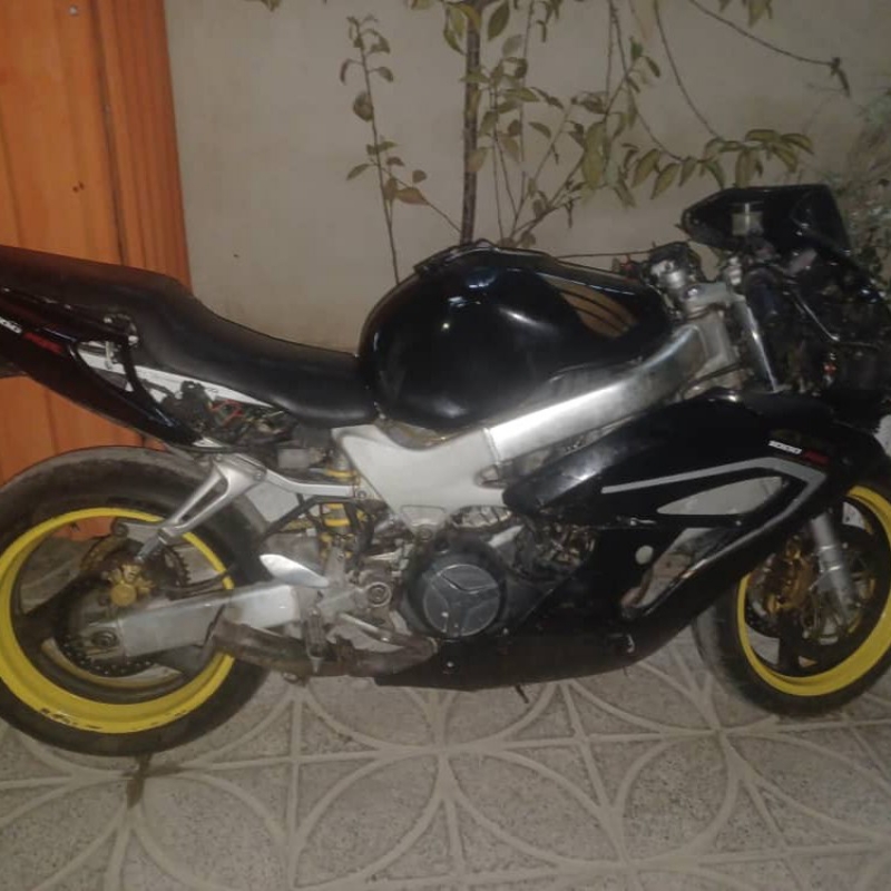 سی بی ار۱۰۰۰