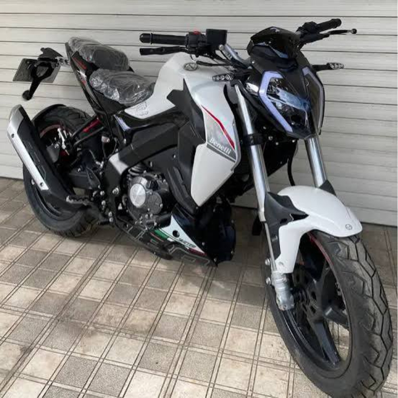 موتوربنلی۱۸۰s