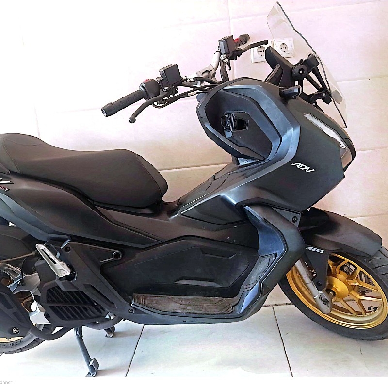 موتور adv150 در حد صفر